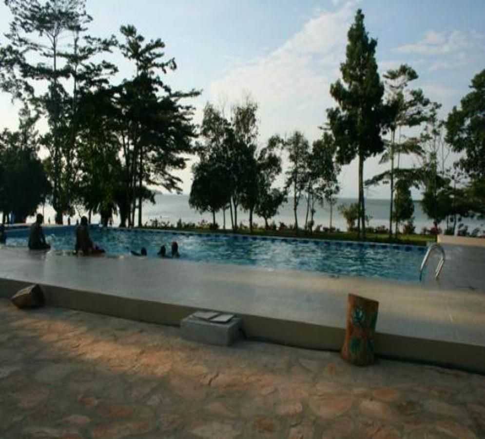 Kalangala Pearl Beach Resort Exterior photo